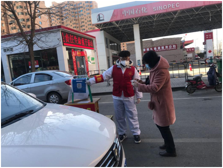 学生党员赵超志愿服务场景 学生党员赵超志愿服务场景