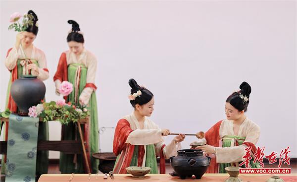 图片 1.jpg 图片 1.jpg