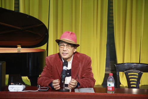 汪春生教授开始讲学 汪春生教授开始讲学