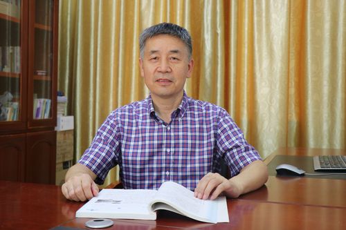 何建军工作照