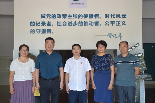 学院党政领导班子合影 学院党政领导班子合影