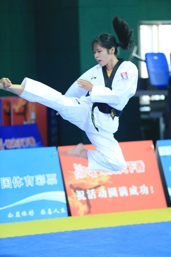 雷小芳1