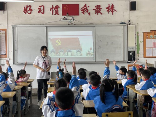 大学生党员带头讲 趣味党史进小学生课堂 大学生党员带头讲 趣味党史进小学生课堂